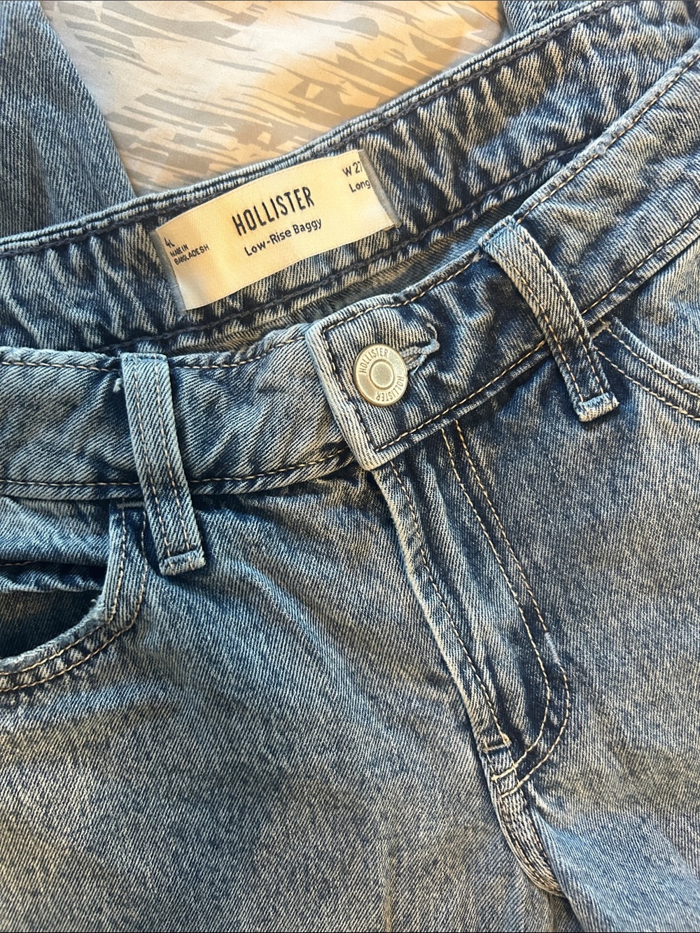 Hollister Light Blue Low-Rise Baggy Denim Jeans